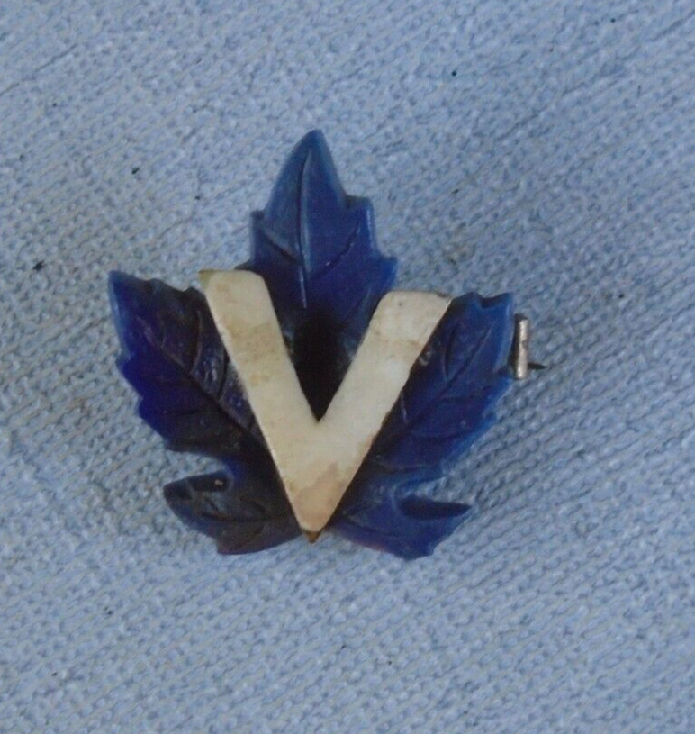 WWII Canada V for Victory plastic pin with maple leaf