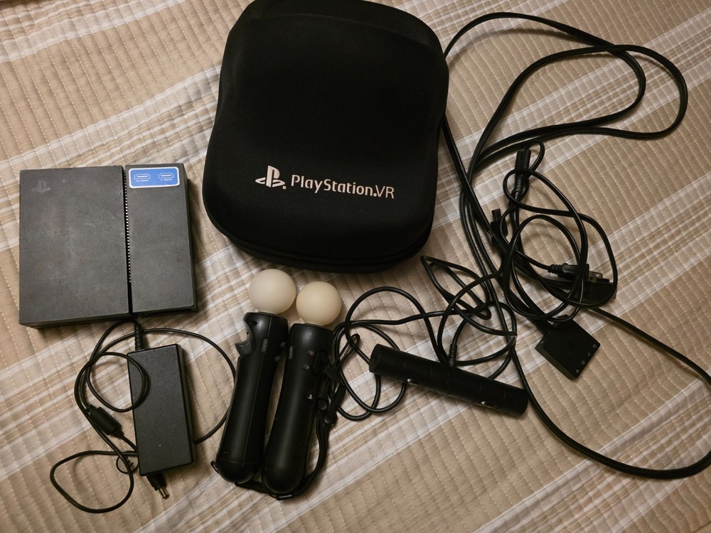 PlayStation VR Complete Bundle for PS4/PS5 - Headset, Camera, Move Controllers