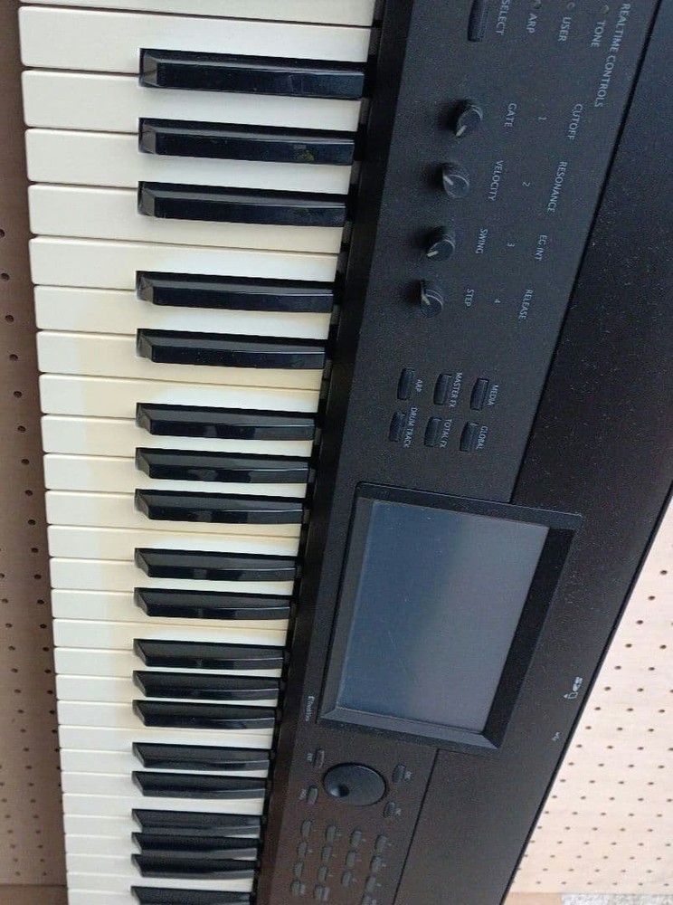 KORG KROME 61 Keys Synthesizer Used