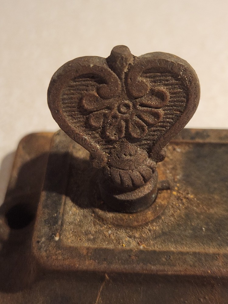 Antique Spring Load Suface Lock Thumb Latch