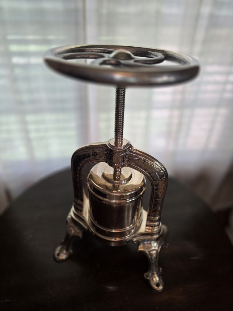 Silver Plated Duck Press Or Canalier