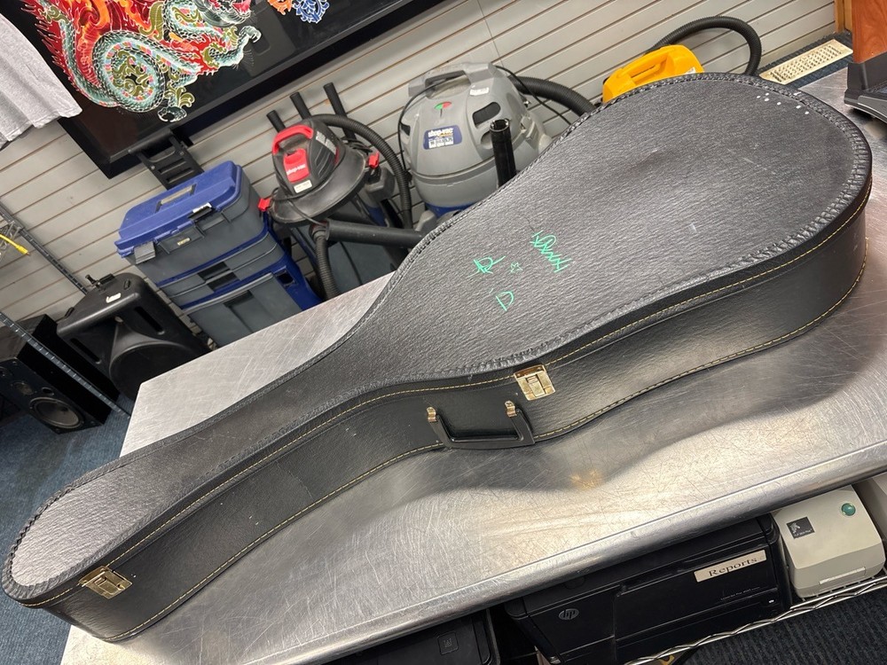 GUITAR CASE (QUC026503)