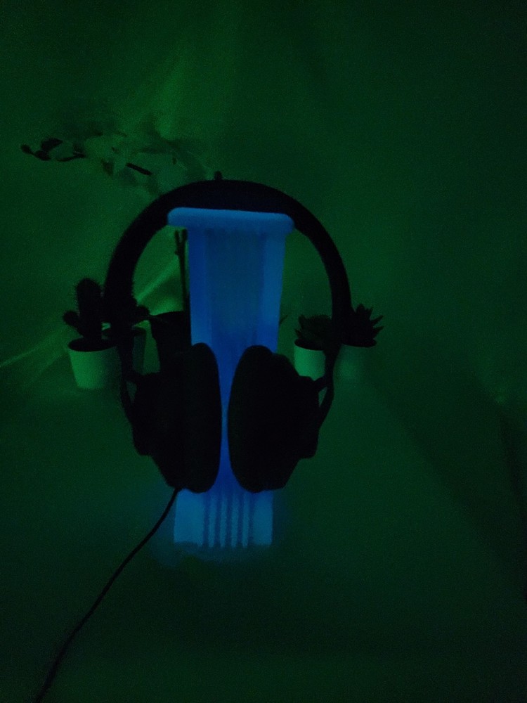 Headphone Stand - Glow in dark