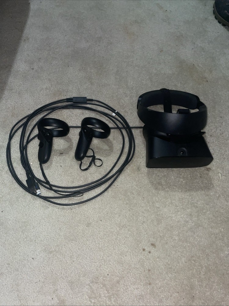 Oculus Rift S PC-Powered VR Complete Set
