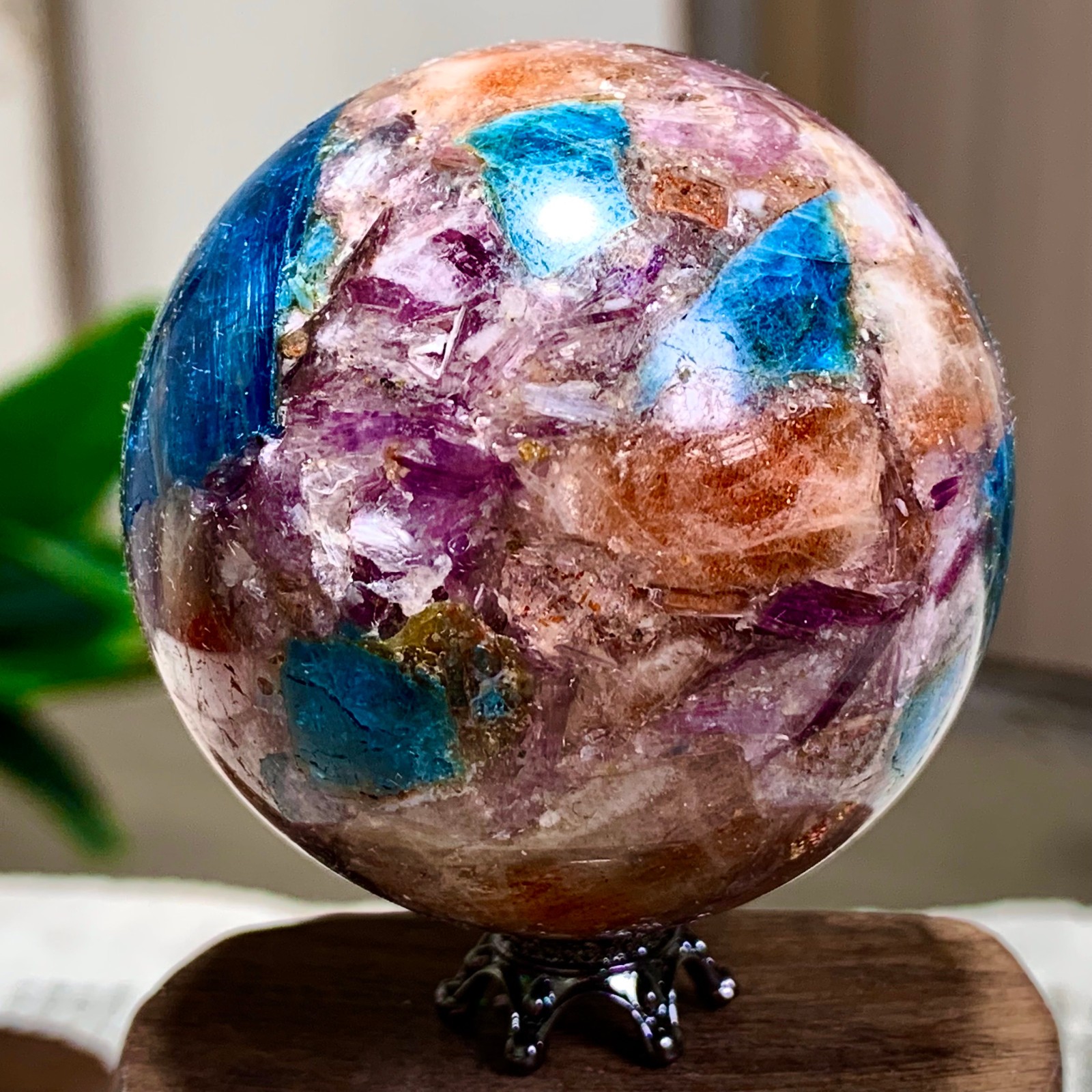 180G Natural Blue Aptite +Sun Stone purple lepidolite Sphere mineral sample