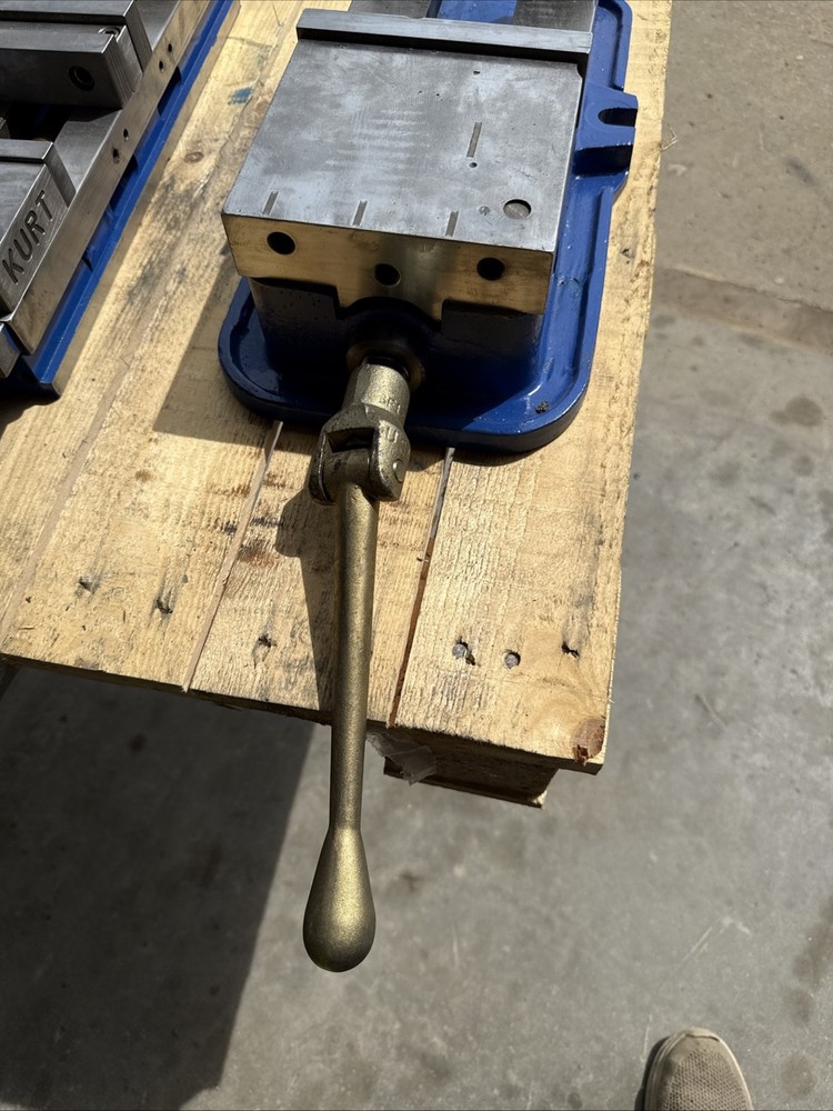 Kurt 6” Precision Machine Vise Model D60 (av12