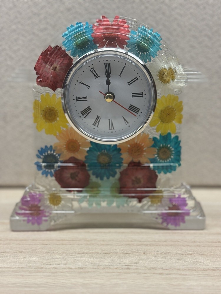 Handmade Resin Clock Real Pressed Flowers Table Clock