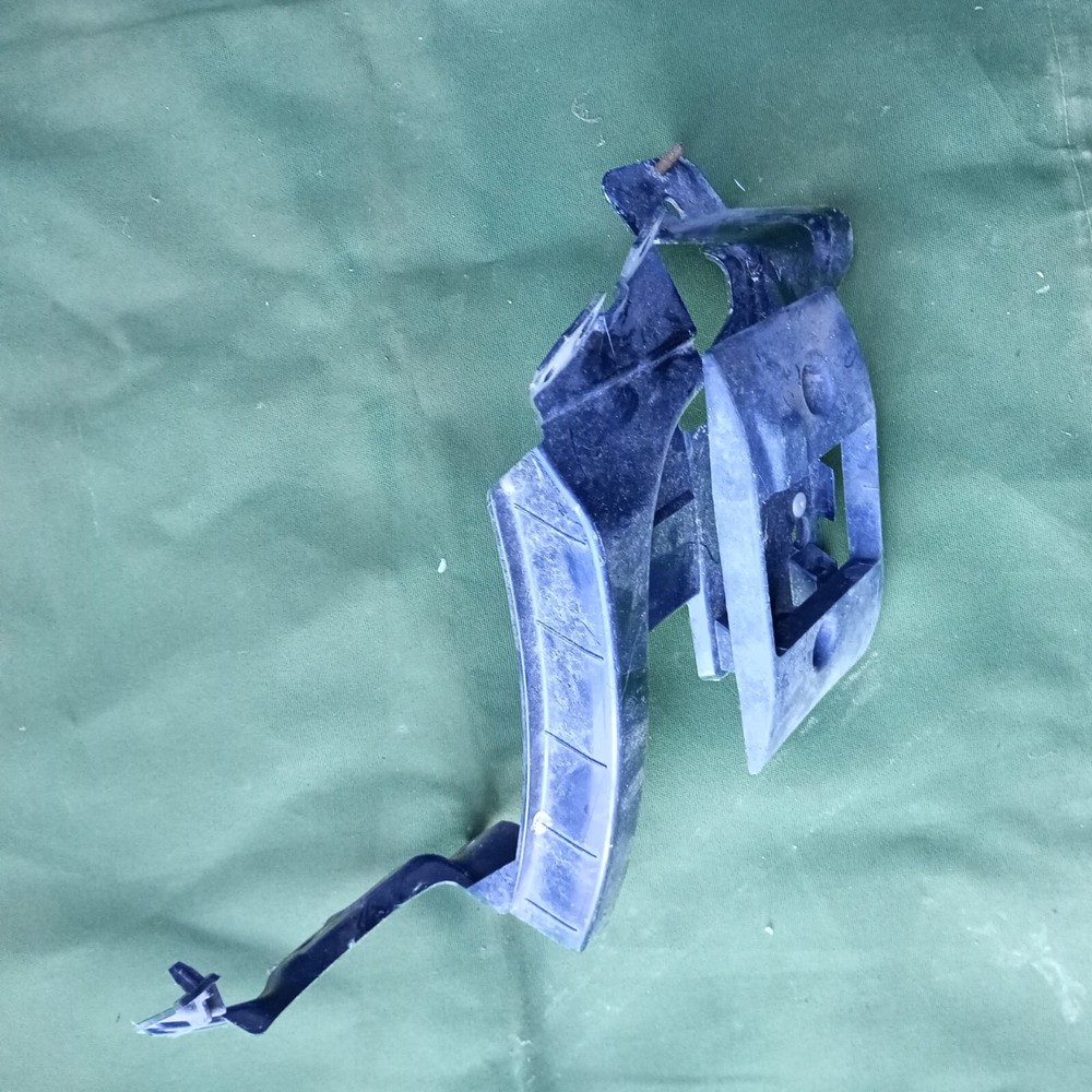 RANGE ROVER EVOQUE BUMPER MOUNT BRACKET RIGHT SIDE REAR EJ3217A150AE