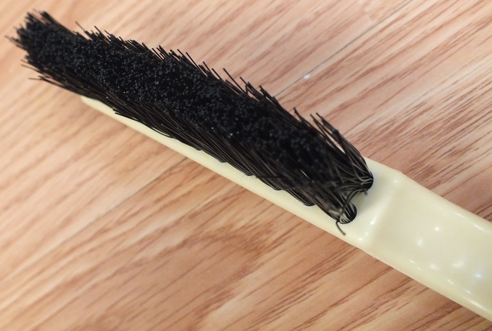 Unbranded/Generic Cream Colored Plastic Handle Pool Table / Felt Cleaning Brush