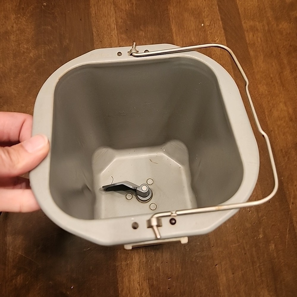 OEM Breadman Pan & Paddle Model TR-600 2lb Bread Maker Part Replacement