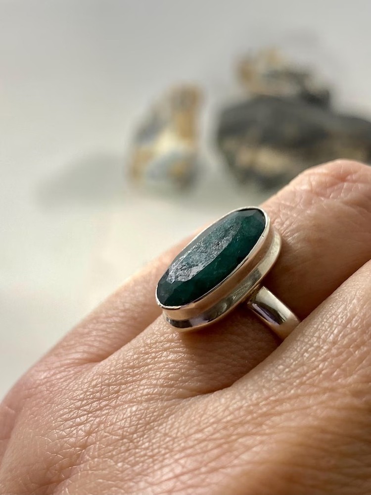 Solid 925Sterling Silver Natural Rough Emerald Oval Gemstone Handmade Ring