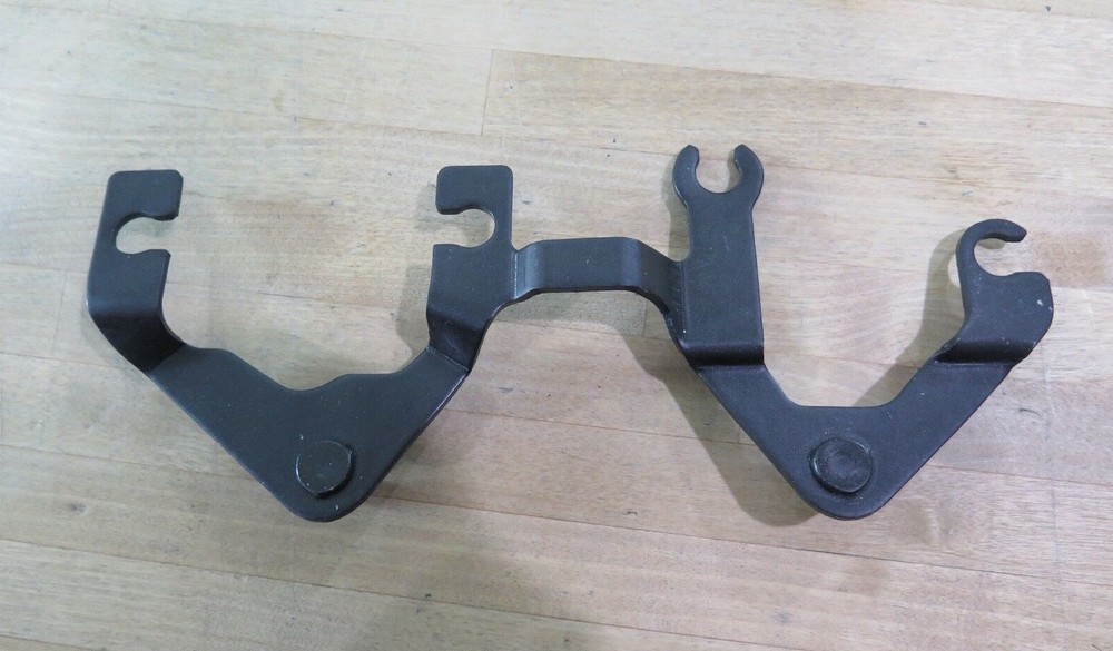 OEM Yamaha Meter Bracket 4X7-83519-00 NOS (O7B-2-1)