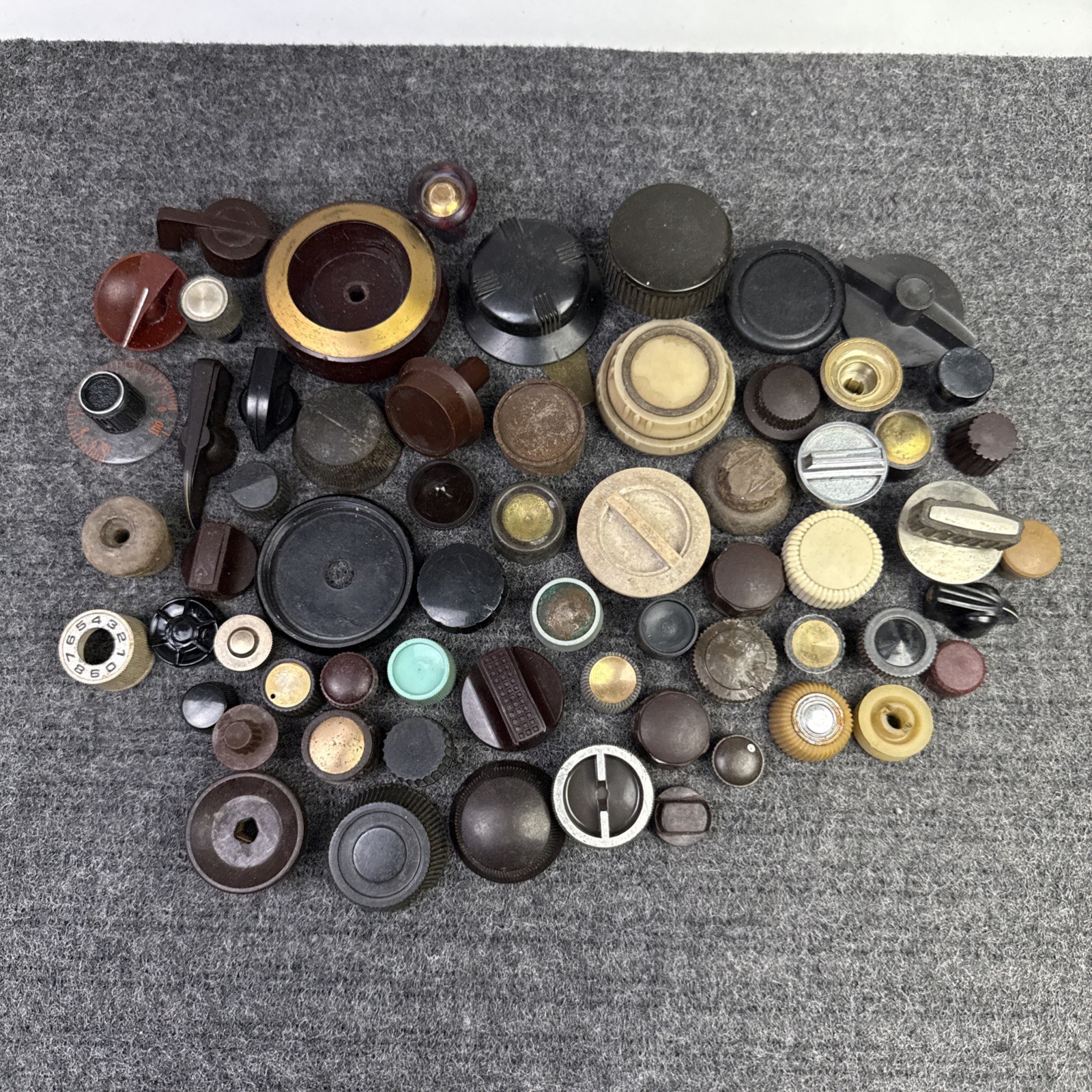 50+ Vintage Radio / TV / Equipment Knobs Used Midcentury Plastic Bakelite LOT
