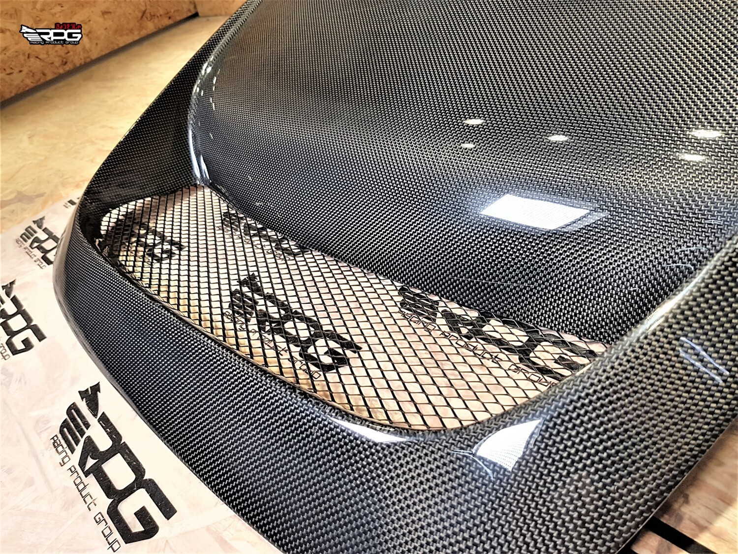 RPG Vacuum Plain Weave Carbon GTA Heat Extractor Hood Vent Scoop with Mesh Grill