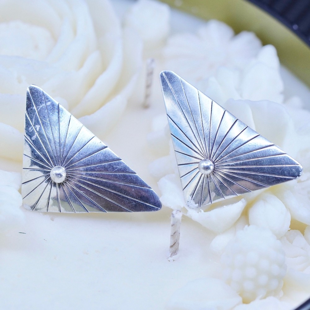 Native American Navajo D. Chavez sterling silver 925 triangular studs earrings