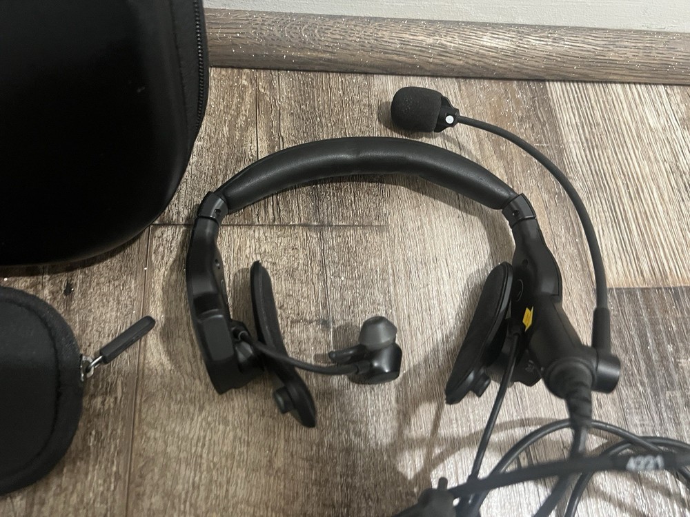 Bose Proflight Series 2 Aviation Headset with Bluetooth Connectivity, With Case