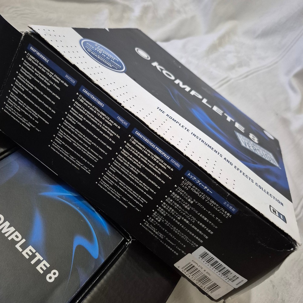 The Komplete 8 Instruments & Effects Collection Discs 27 INSTRUMENTS 110 GB