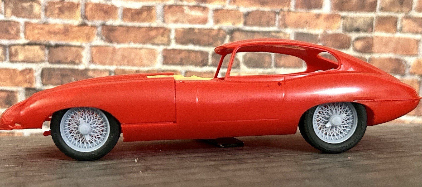 1/24 Scale: 18-inch “Wire Jaguar” Resin Wheels For Sports Cars