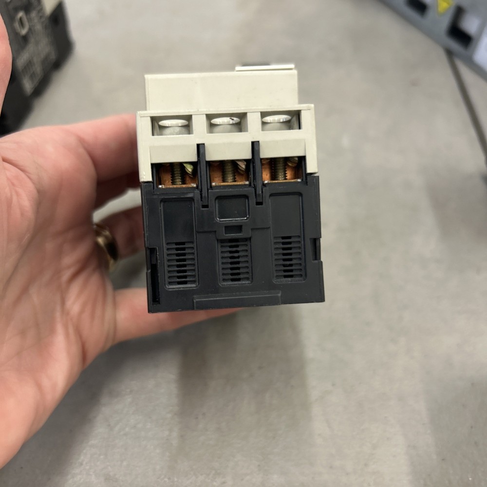 telemecanique contactor GV2-M04