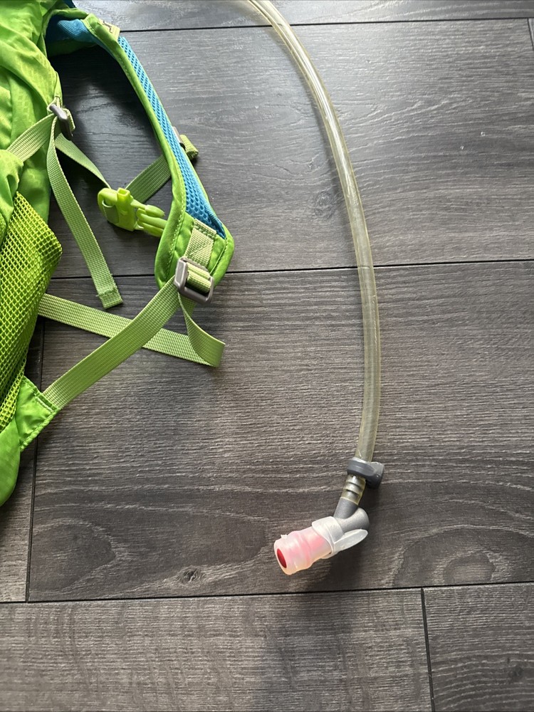 Osprey Moki Green With Water Bladder Green Hydration Backpack