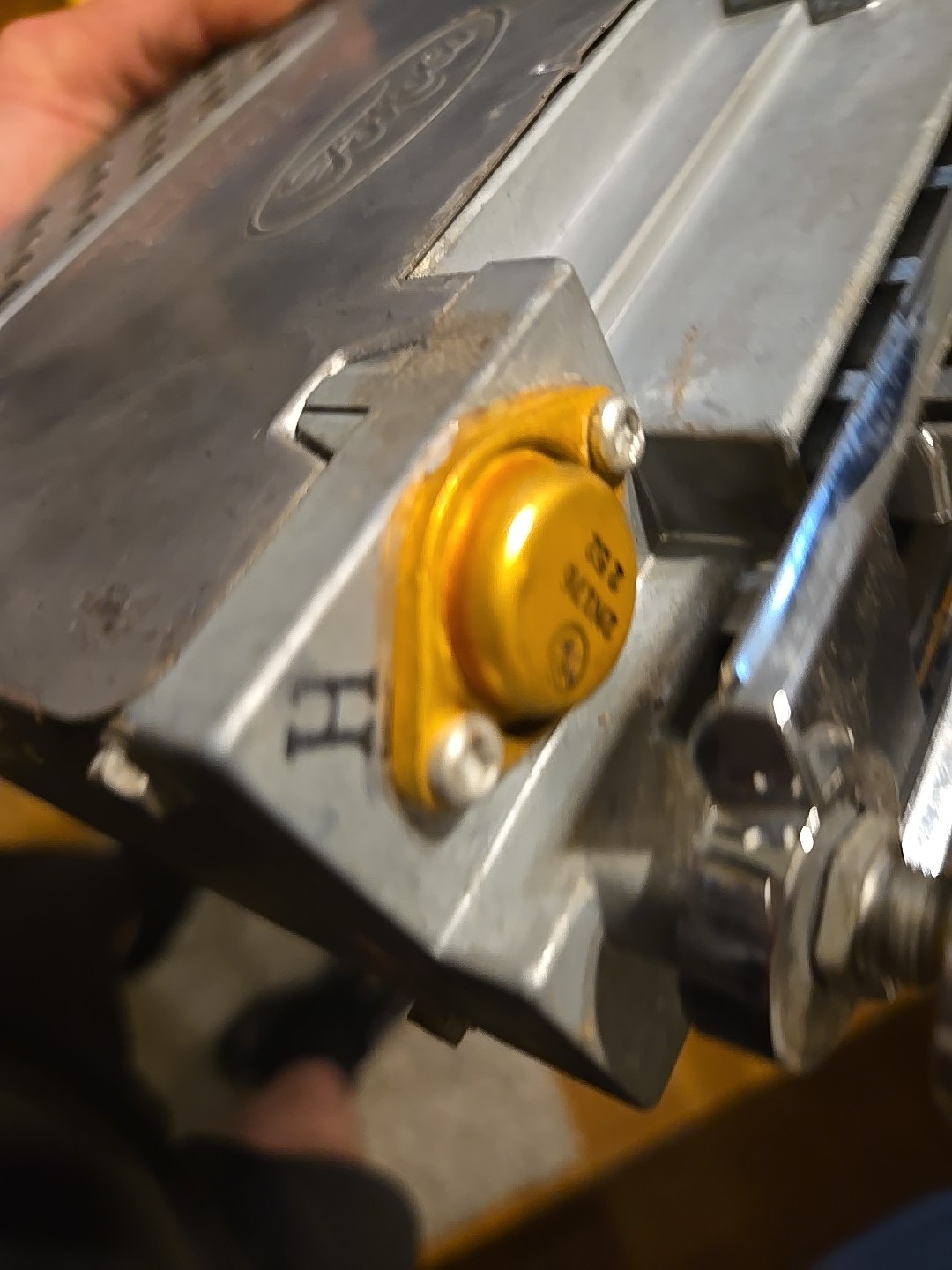 1963-64 Ford Galaxie Fairlane AM Radio XL500 FOMOCO 3TMF 192066 NICE! 12V