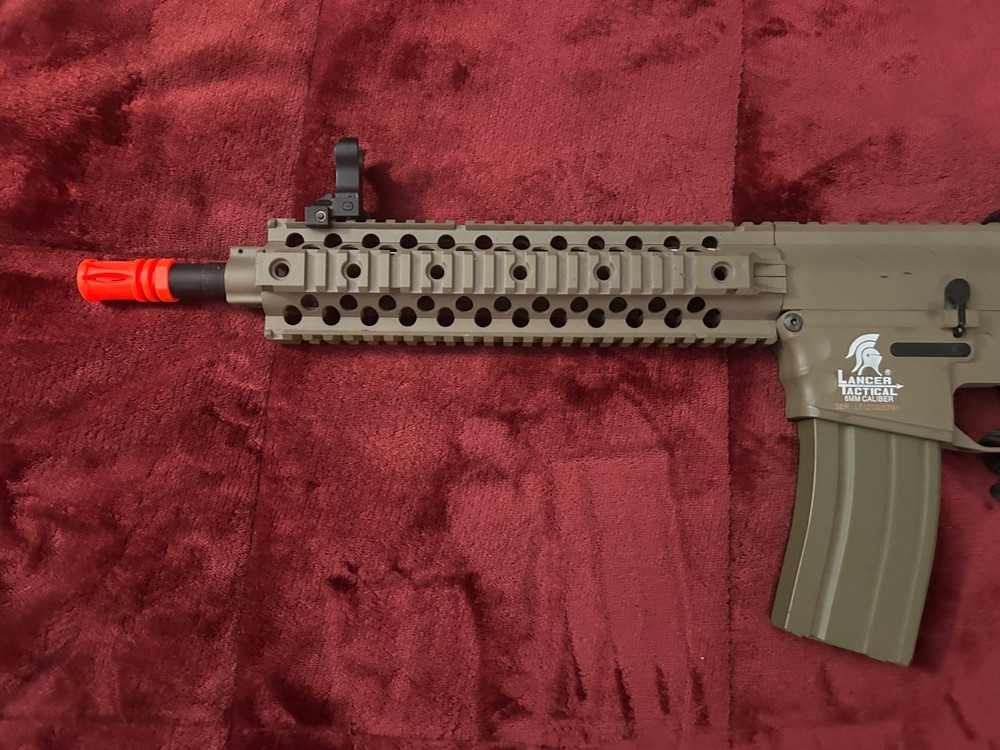 Lancer Tactical airsoft gun electric