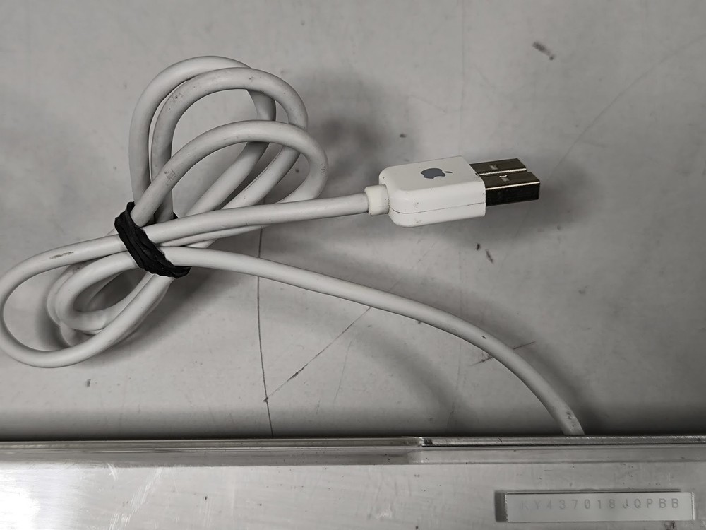 Apple Model A1048 Keyboard - Working