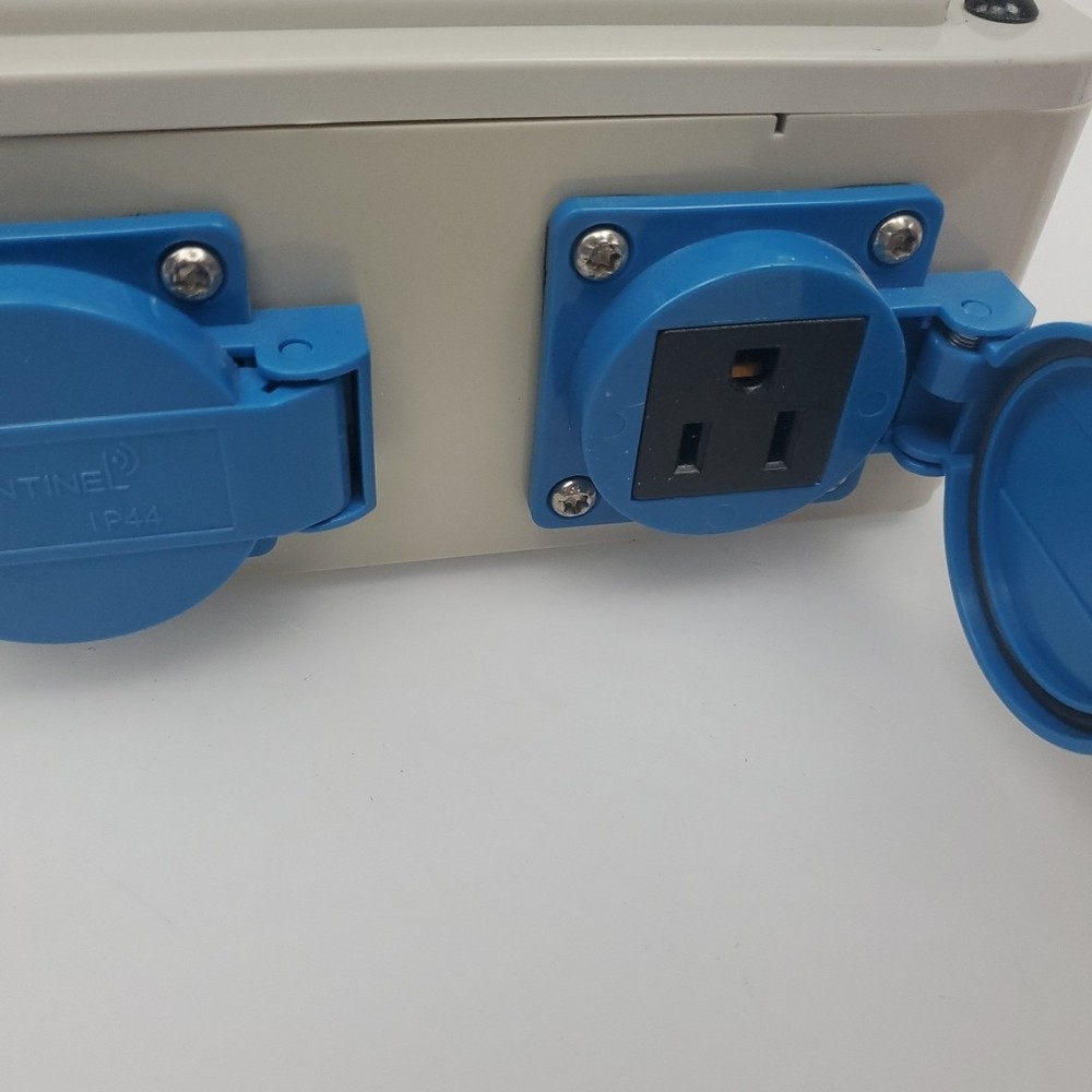 Sentinel CHHC-4PNSR-A Cooling-Heating-Humidity-CO2 Controller - Powers ON