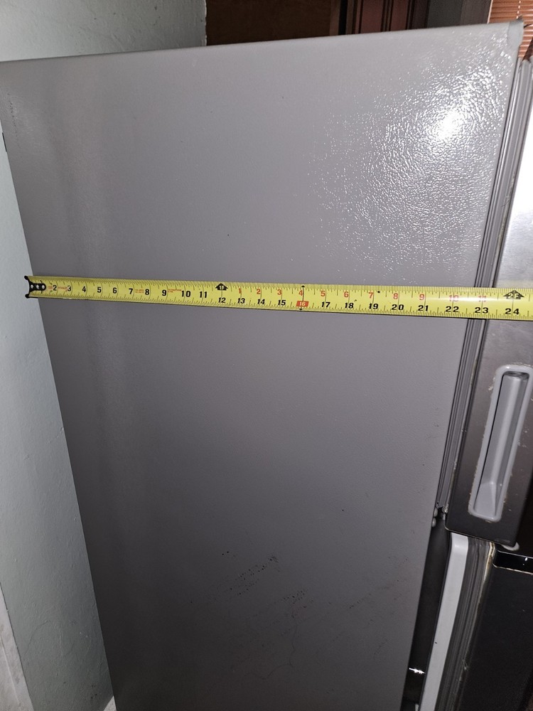 Whirlpool Refrigerator PICKUP ONLY