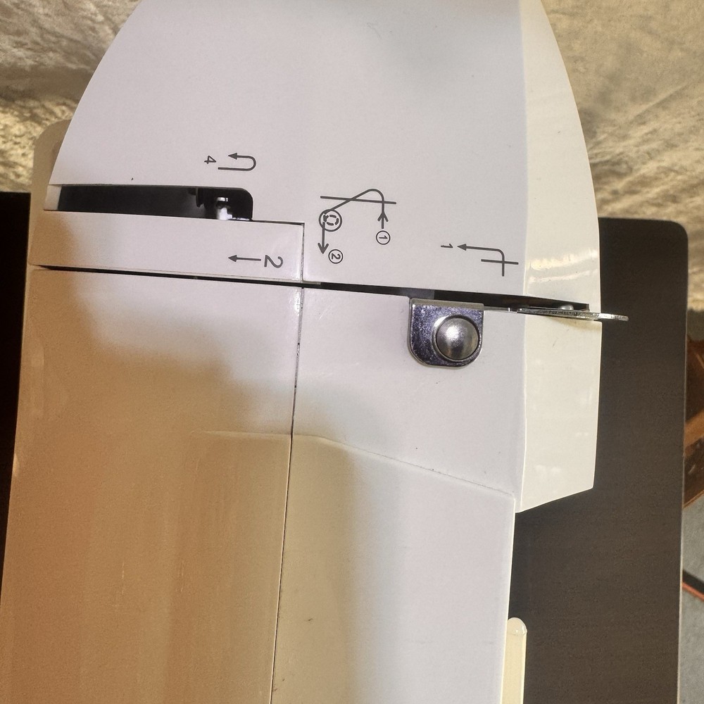 Singer Brilliance 6199 Electronic Sewing Machine