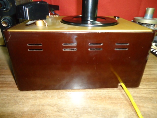 RCA 45 Player with carrying case in Very Good Condition . . .