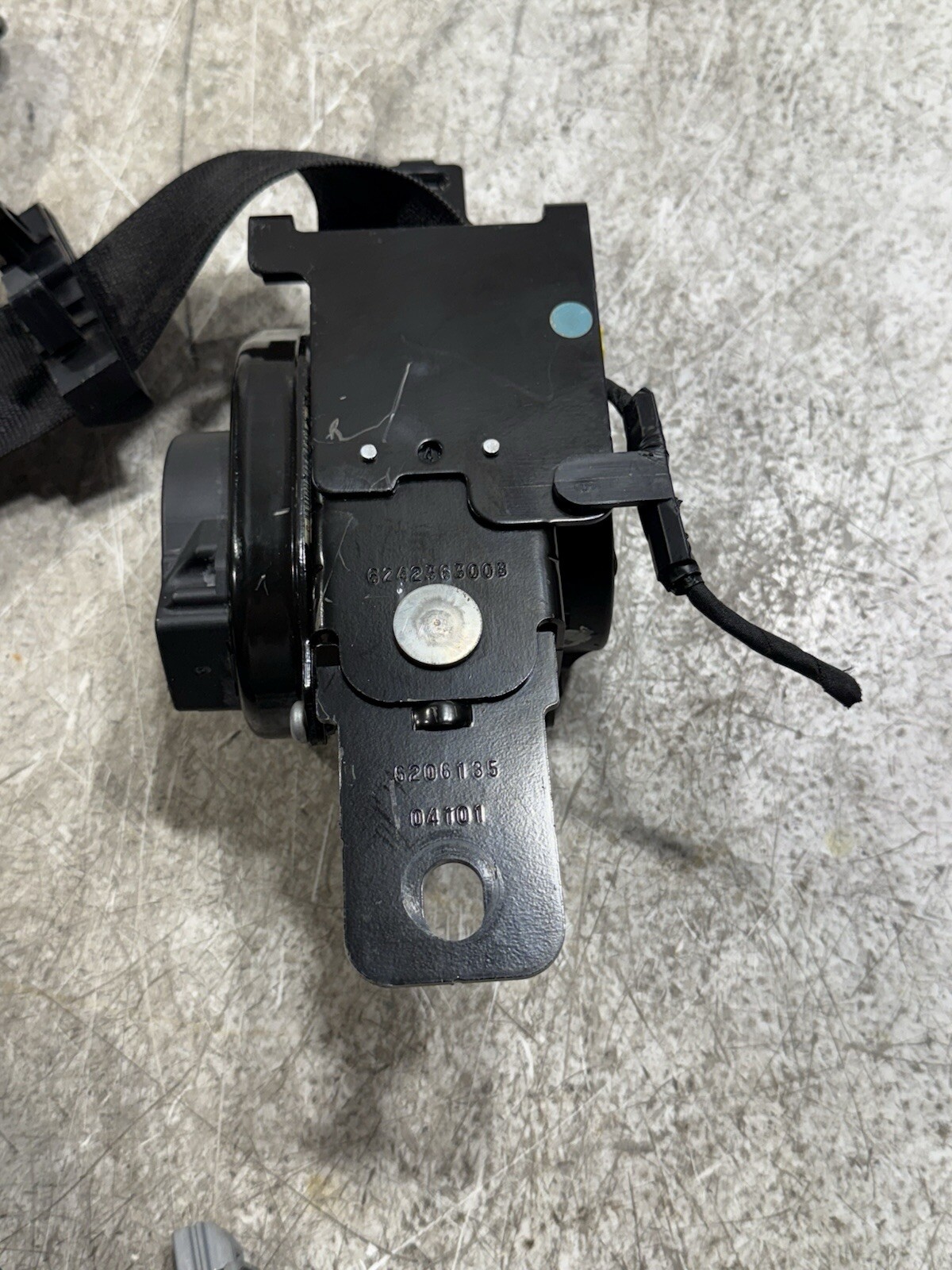 2011 - 2019 Dodge Charger Chrysler 300 Front Seat Belt Pair With Buckle OEM