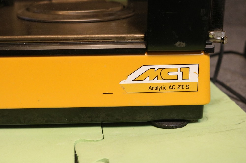 Sartorius AC210S analytical balance