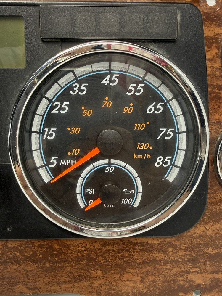 2014-2016 Freightliner CASCADIA Speedometer Instrument Cluster - Used