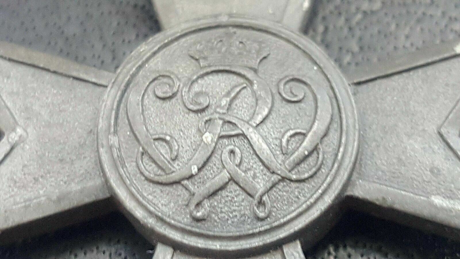 ✚9598✚ German Prussia WW1 Merit Cross for War Aid Kriegshilfe Kreuz medal