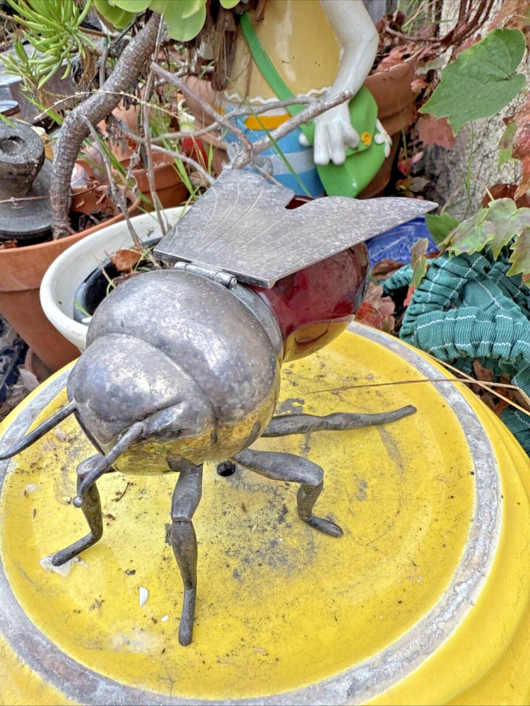 VINTAGE SILVERPLATE RUBY RED GLASS FIGURAL BEE HONEY POT. BY IRONGATE PRODUCTS