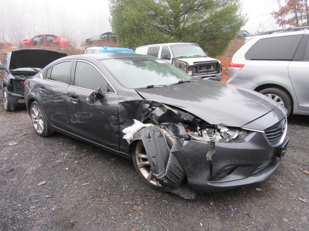 6 2016 Glove Box 1014581