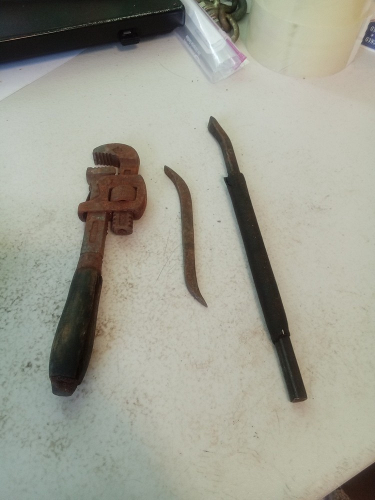 Small Wood Handle Pipe Wrench 6" & 2 Steel Pry Bars