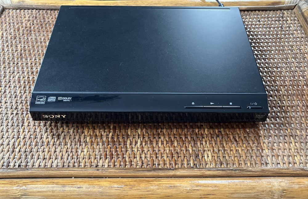 Sony DVP-SR210P Progressive Scan DVD Player - Player Only