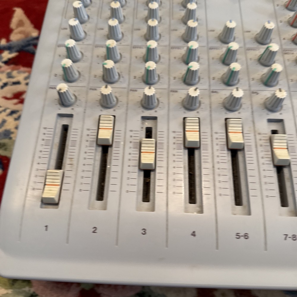 Tascam Digital PortaStudio 564 - Powers On / Untested