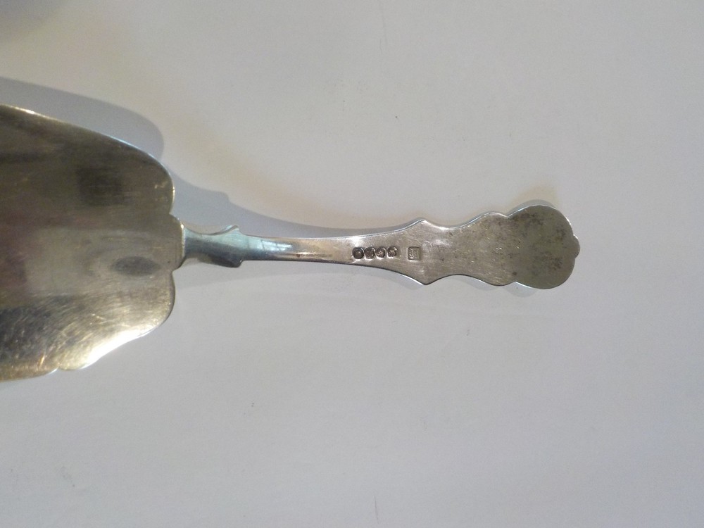 George III Solid Sterling Silver Pierced Fish Slice / Server, c. 1808