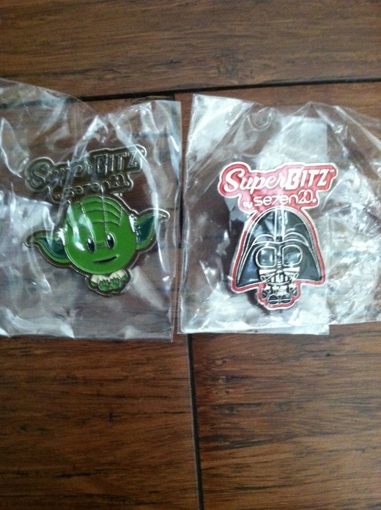 2017 SDCC STAR WARS Yoda & Darth Vader Pin - new
