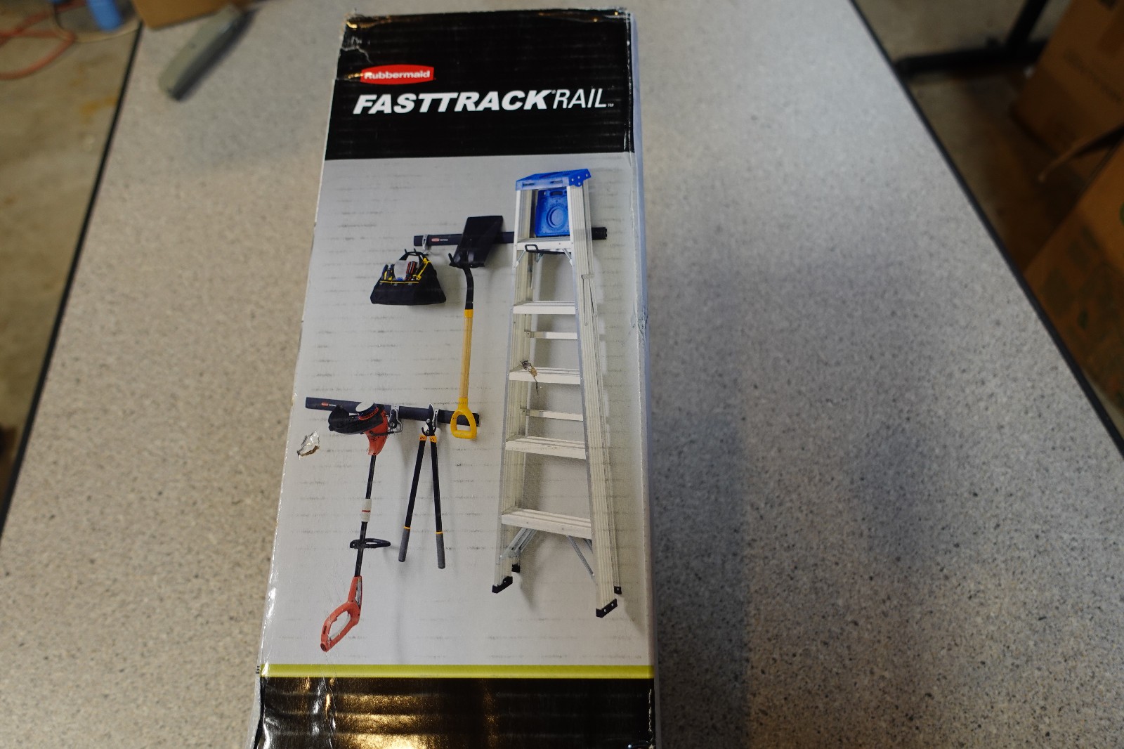 Rubbermaid Fasttrack Universal All-In-One Garage Storage Rail System (7-Piece)