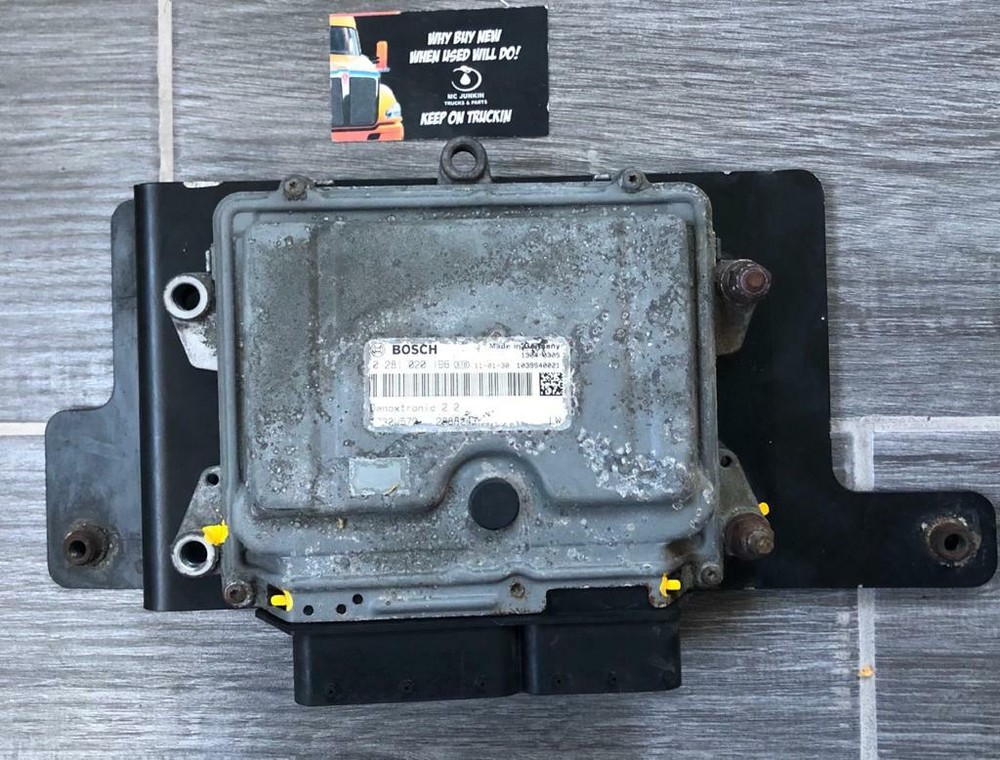 Peterbilt Electronic DDF Control Module  P/N A030W570  Engine: ISX15