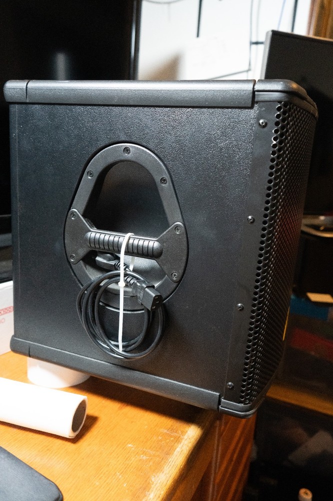 behringer eurolive b1200d-pro