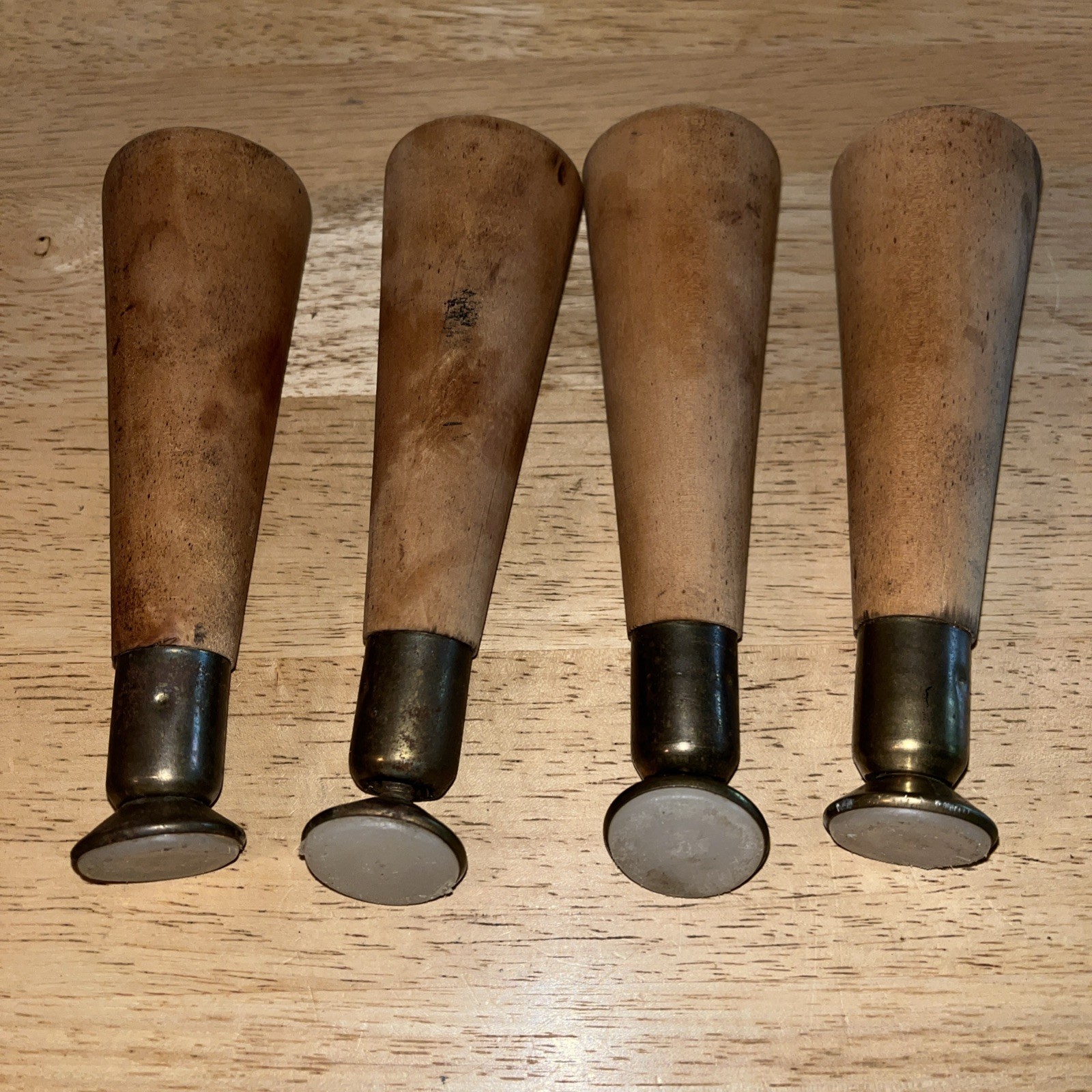 Vtg Set Of 4 Mid Century MCM Tapered Gold Tip Wood Furniture Legs 4” Screw In