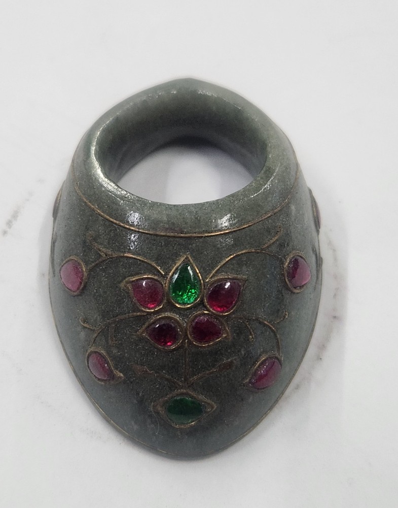 Antique Islamic Mughal Jade Archer Ring.