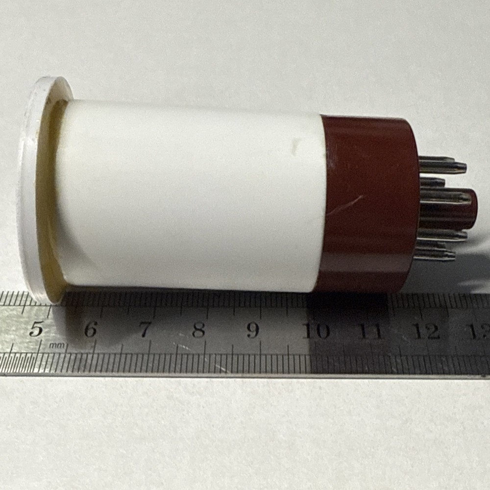 plug in coil form (80m to 20m) for 8 PIN socket L=42mm BROWN base