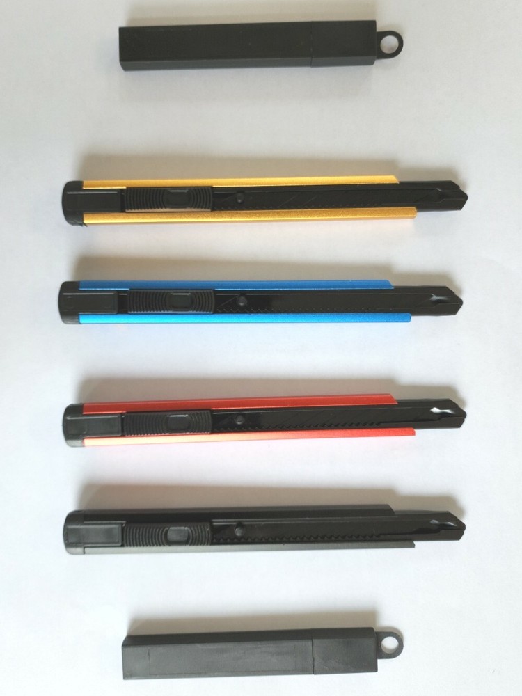 24 PC Bundle - 20 Blades + 4 9mm Knives - 30 & 60 Degree Blades - Extra Sharp!