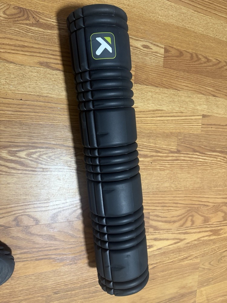 Trigger Point Grid 2.0 Foam Roller Black 26" Long Scuffs